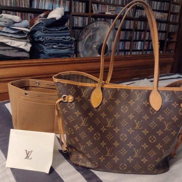 Beautiful Louis Vuitton Neverfull MM w/ New Orgainizer & Receipt! - Picture 3 of 16